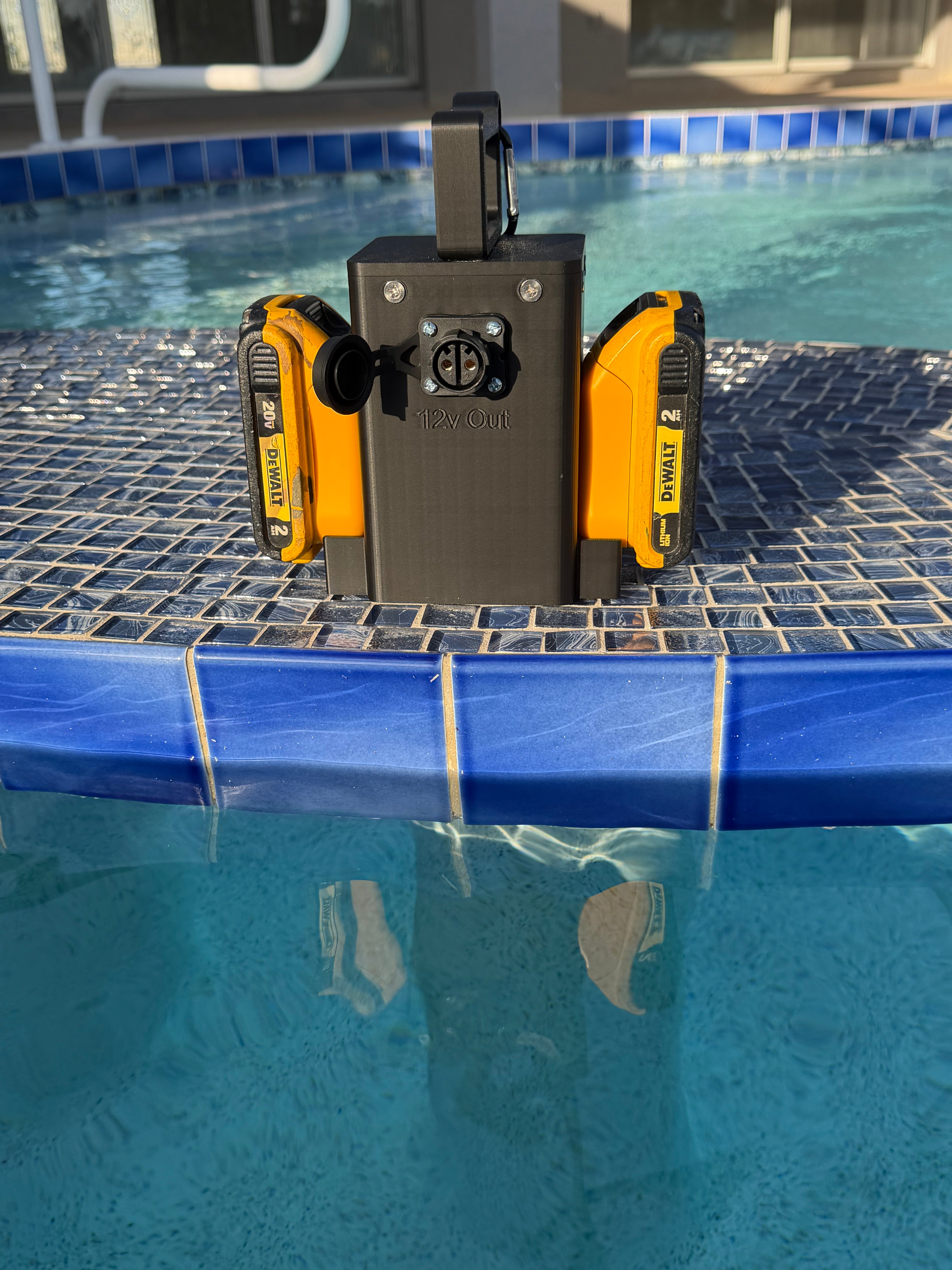 Black Flag DeWalt Power Station for Hammerhead® Remora