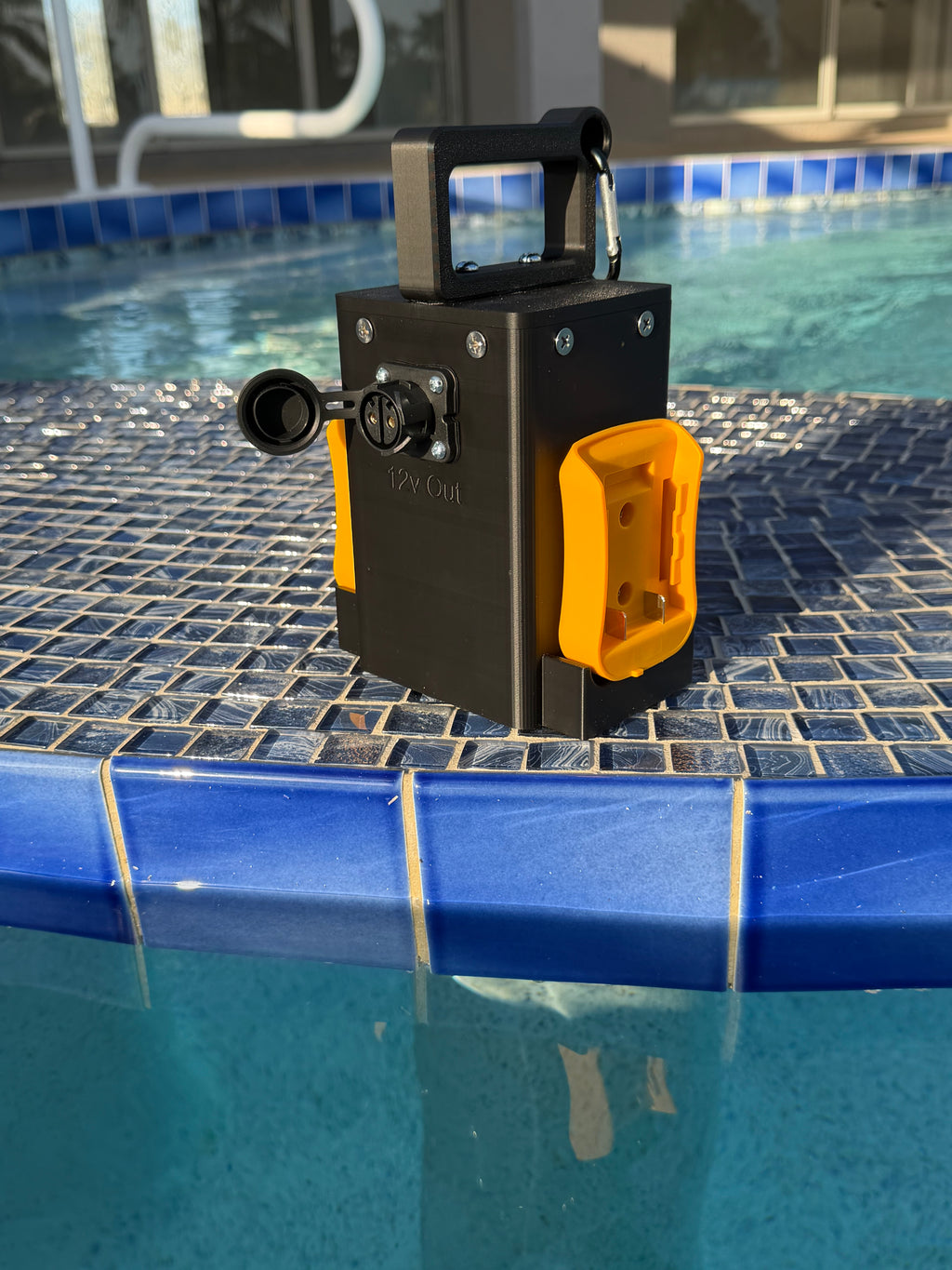 Black Flag DeWalt Power Station for Hammerhead® Remora